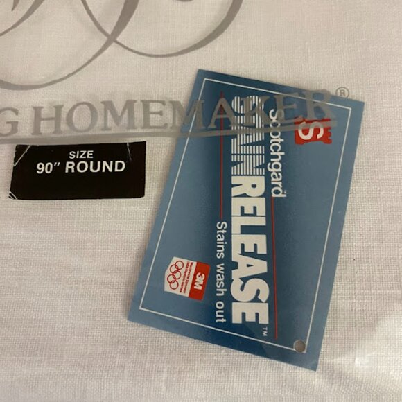 Vintage 90" Round Stain release Tablecloth, New and In Package - Picture 3 of 4